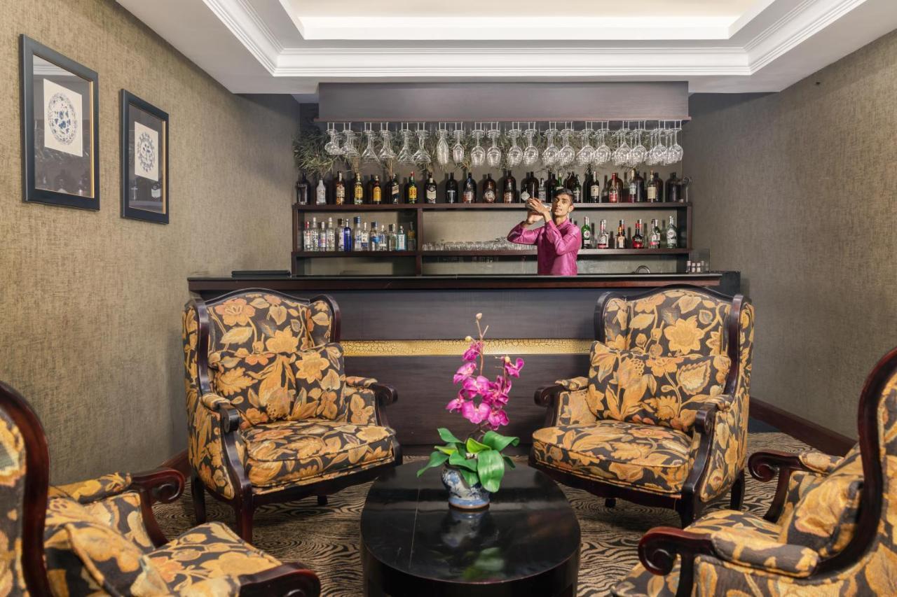 The Grand Hotel - Heritage Grand Нувара Елия Екстериор снимка
