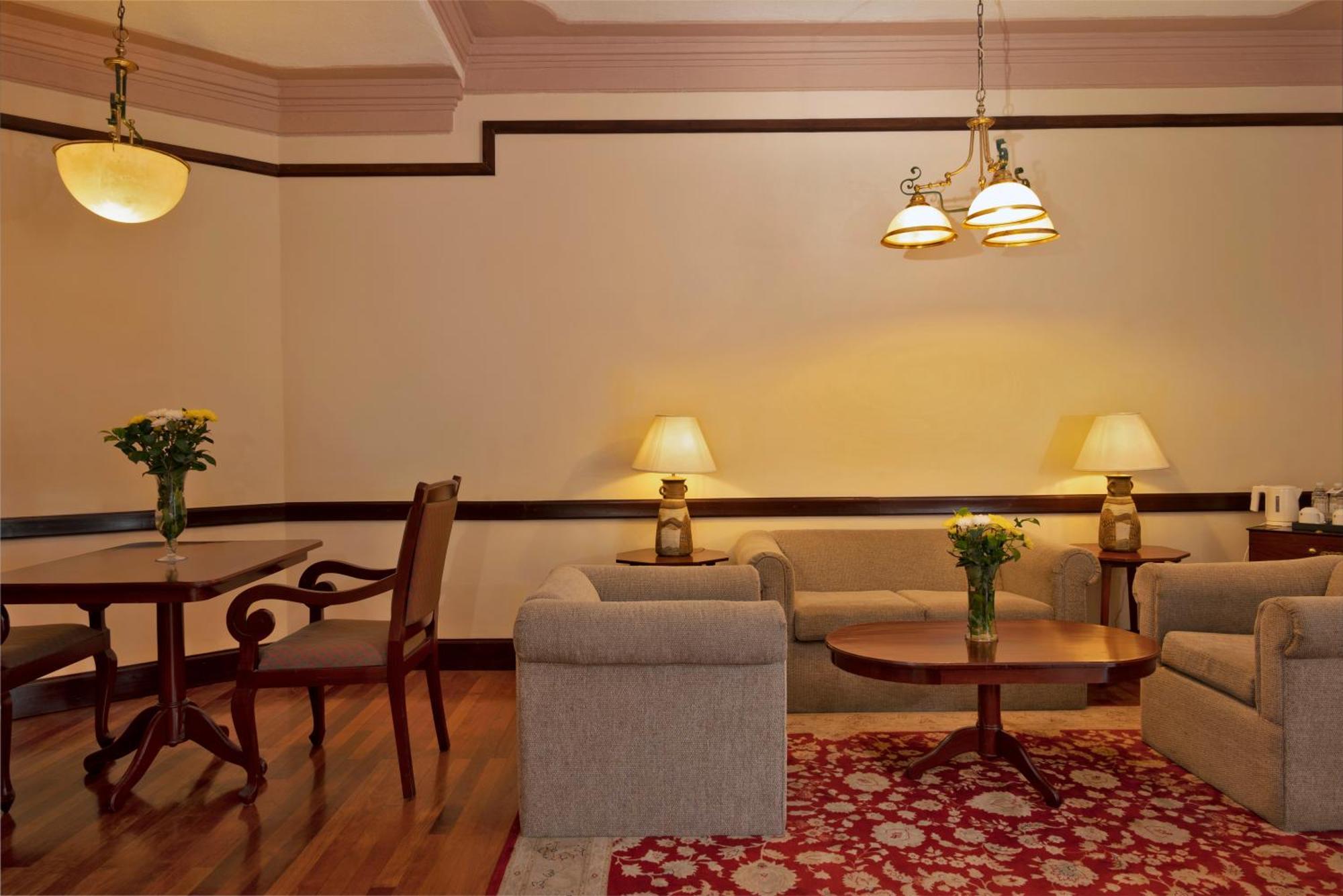 The Grand Hotel - Heritage Grand Нувара Елия Екстериор снимка